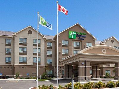 Holiday Inn Express & Suites New Liskeard Экстерьер фото