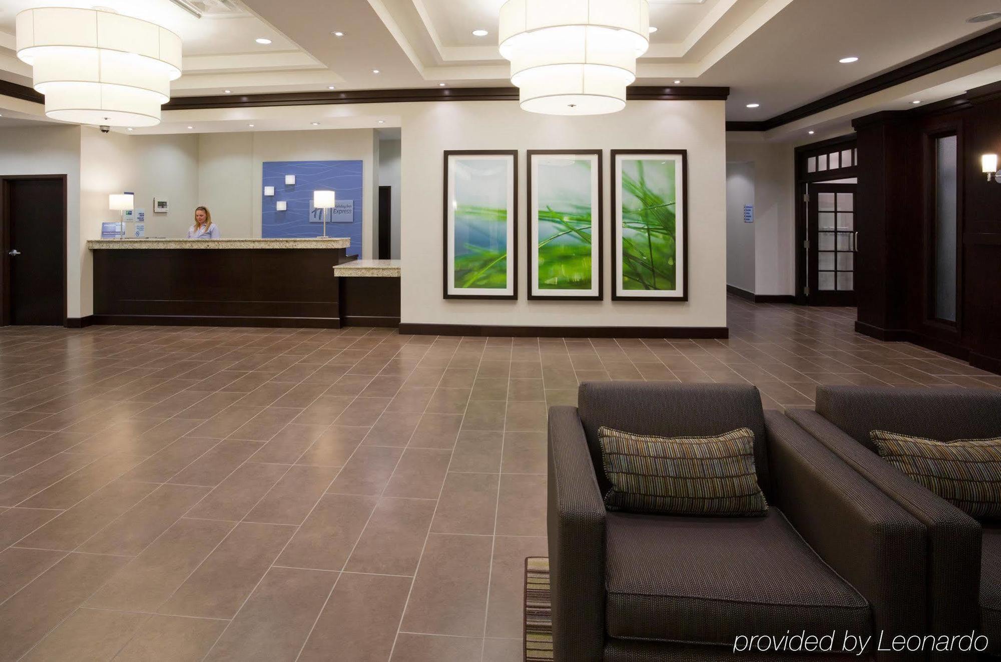 Holiday Inn Express & Suites New Liskeard Интерьер фото