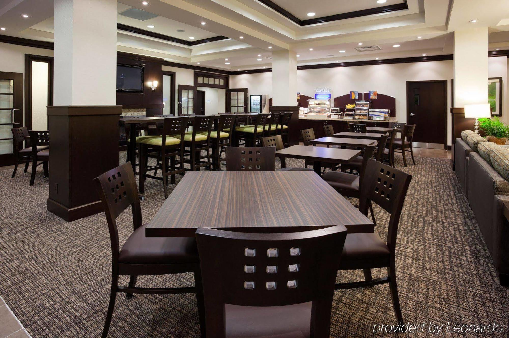 Holiday Inn Express & Suites New Liskeard Экстерьер фото