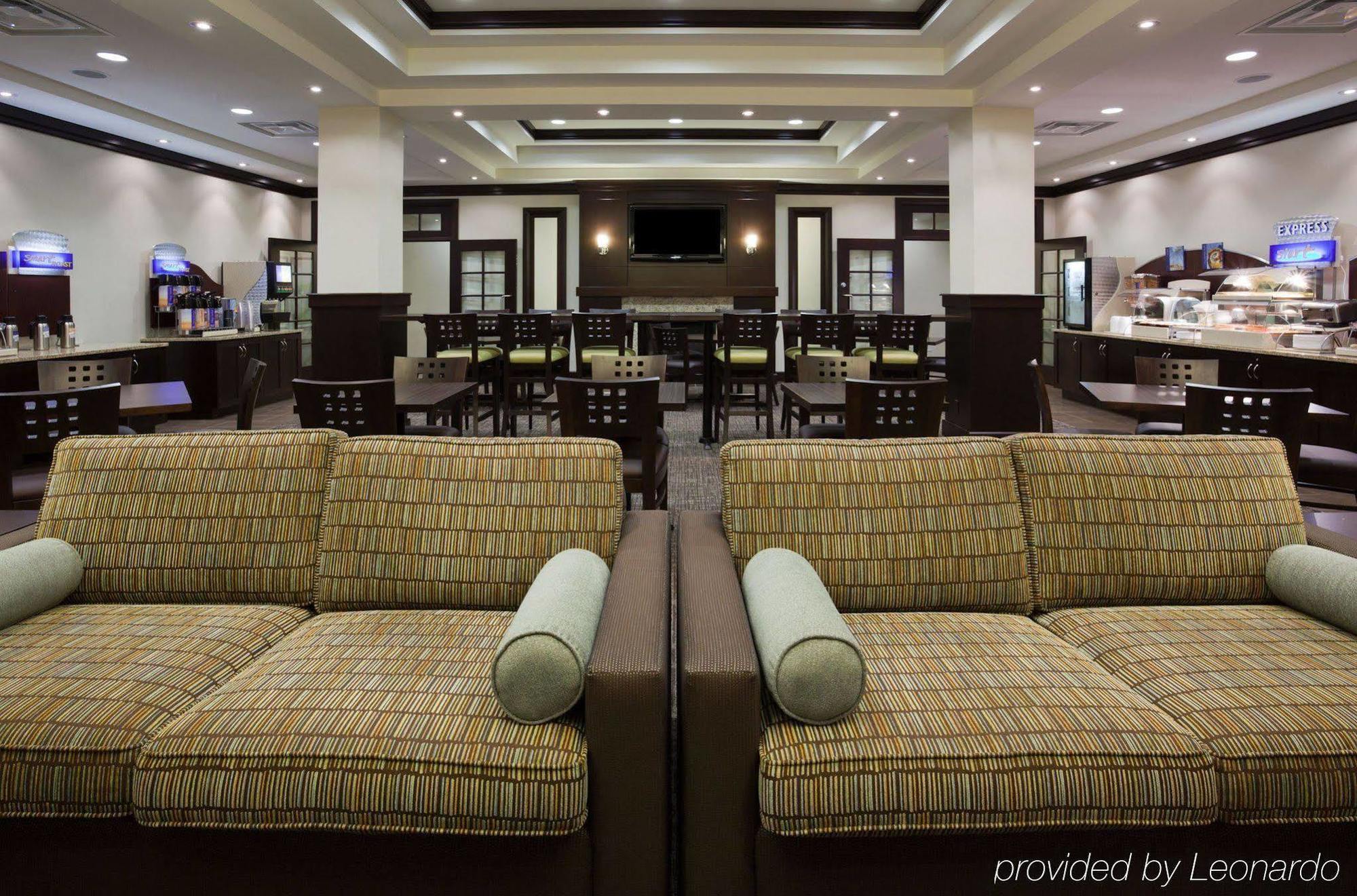 Holiday Inn Express & Suites New Liskeard Ресторан фото