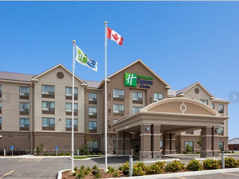 Holiday Inn Express & Suites New Liskeard Экстерьер фото
